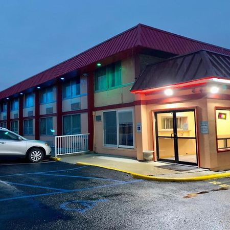 Red Carpet Inn & Suites Lima -Listing Partner المظهر الخارجي الصورة