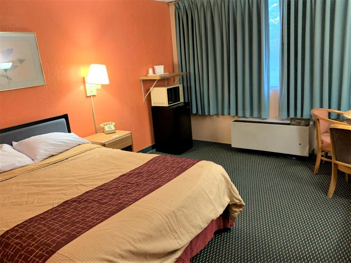 Red Carpet Inn & Suites Lima -Listing Partner المظهر الخارجي الصورة