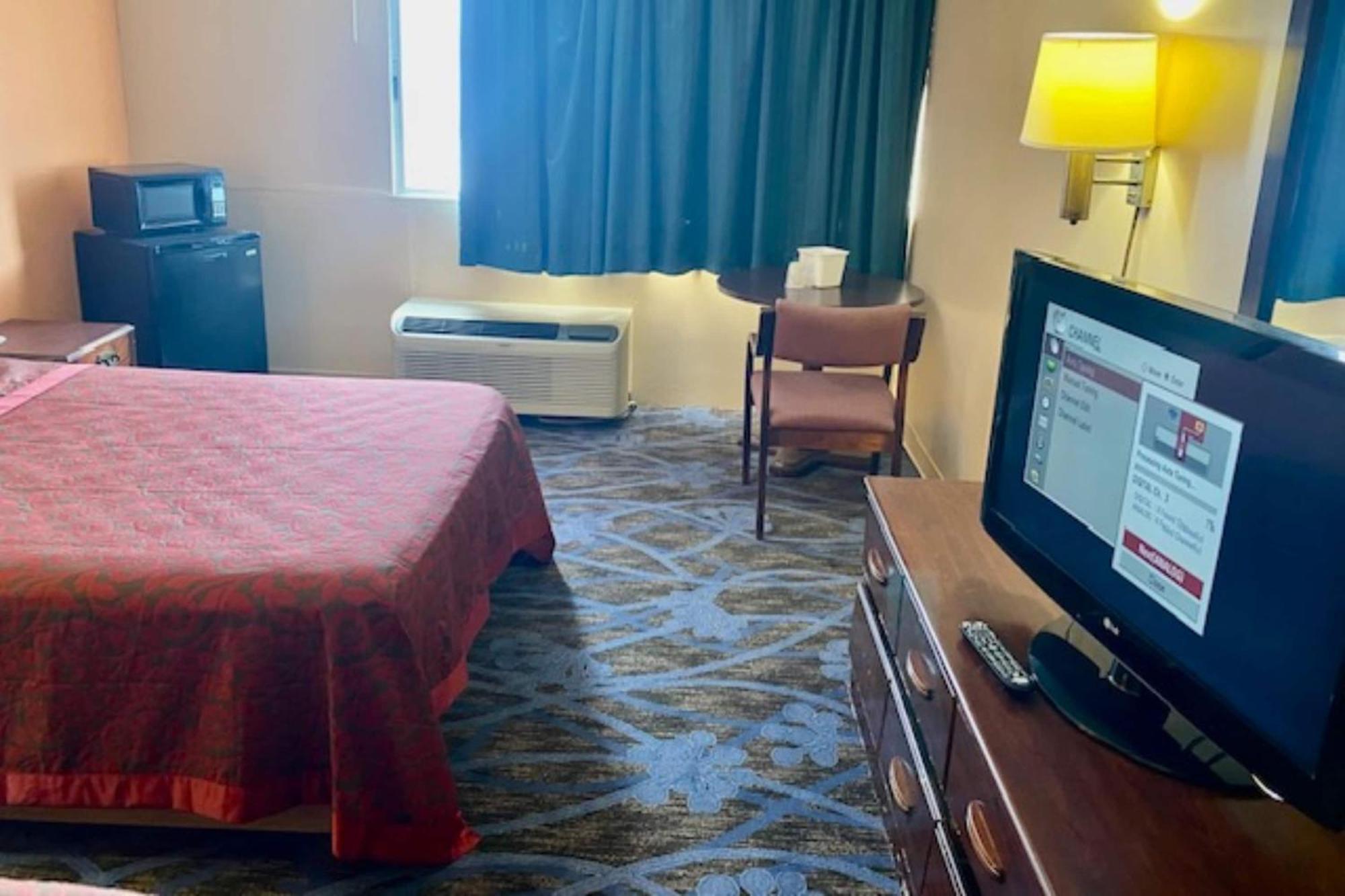Red Carpet Inn & Suites Lima -Listing Partner المظهر الخارجي الصورة