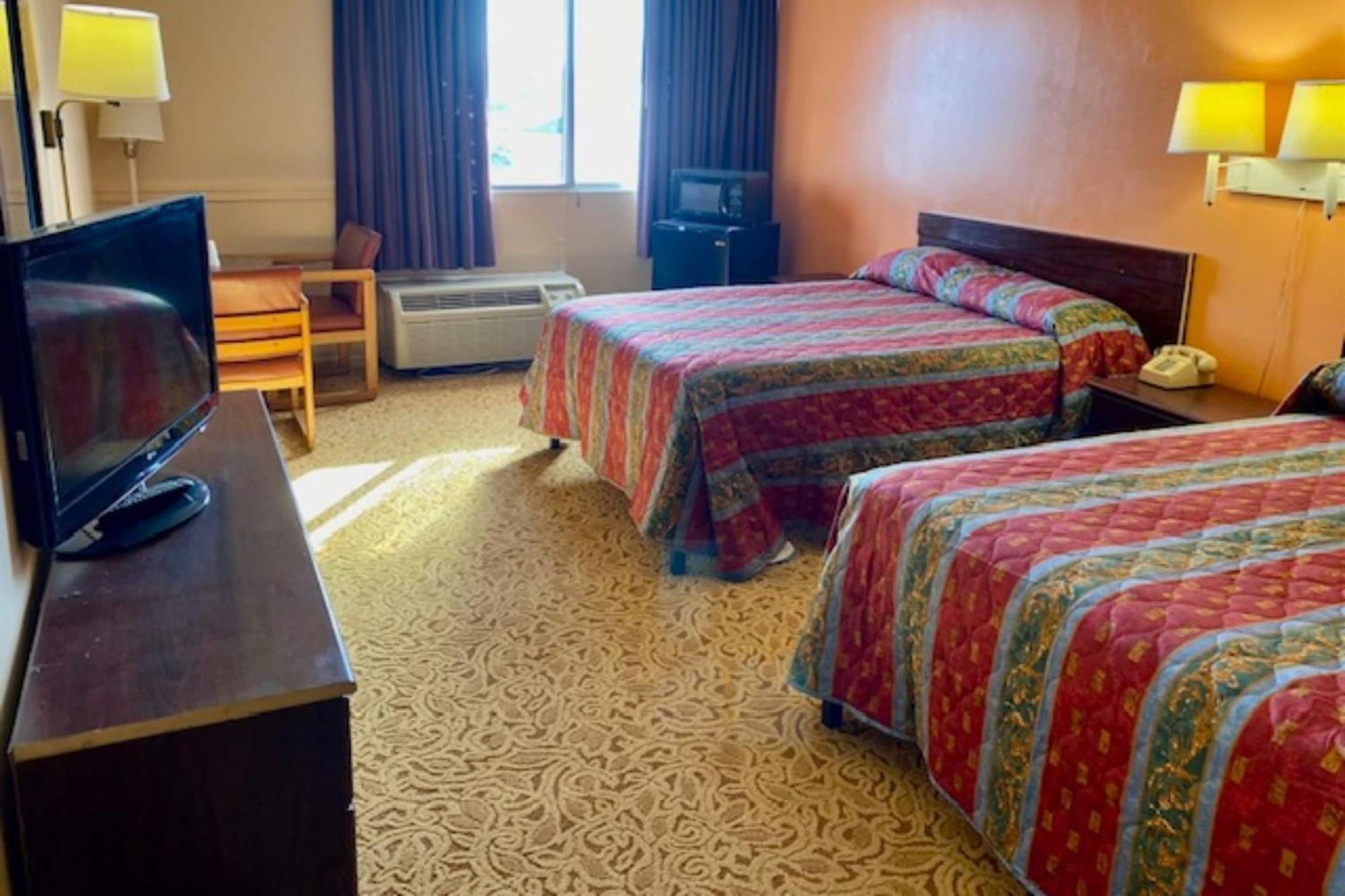 Red Carpet Inn & Suites Lima -Listing Partner المظهر الخارجي الصورة