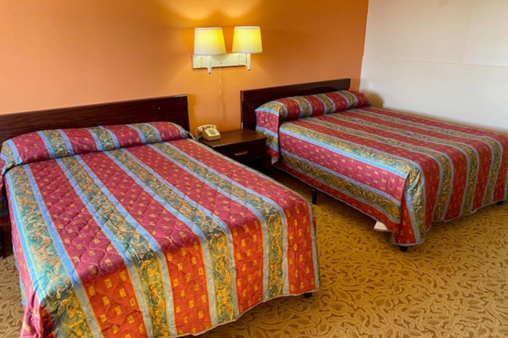 Red Carpet Inn & Suites Lima -Listing Partner المظهر الخارجي الصورة