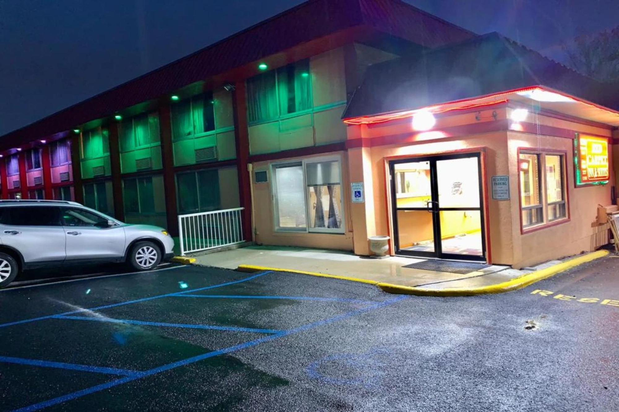 Red Carpet Inn & Suites Lima -Listing Partner المظهر الخارجي الصورة