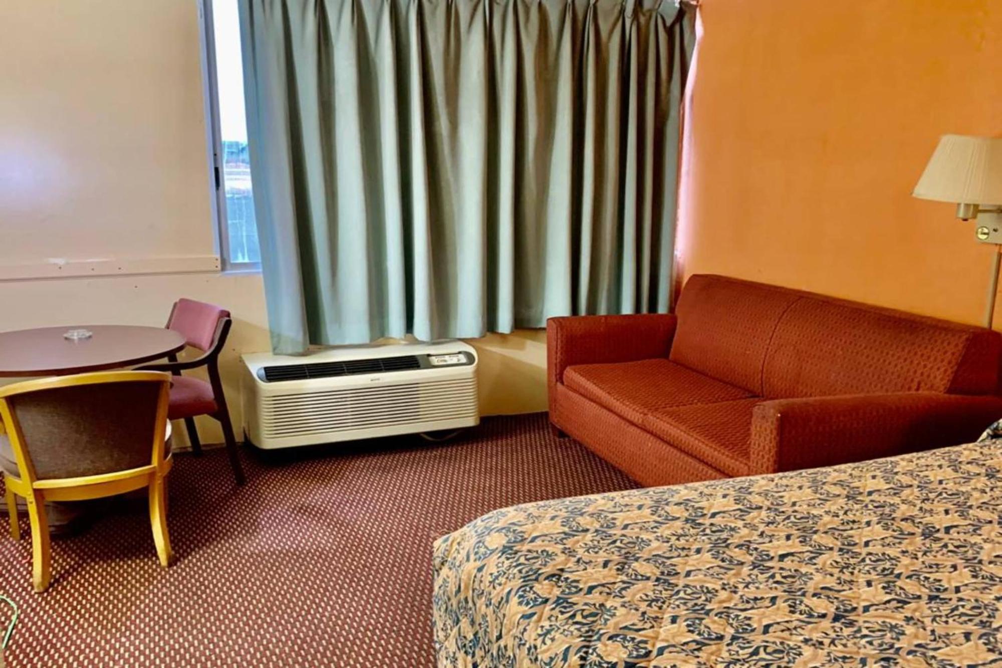 Red Carpet Inn & Suites Lima -Listing Partner المظهر الخارجي الصورة