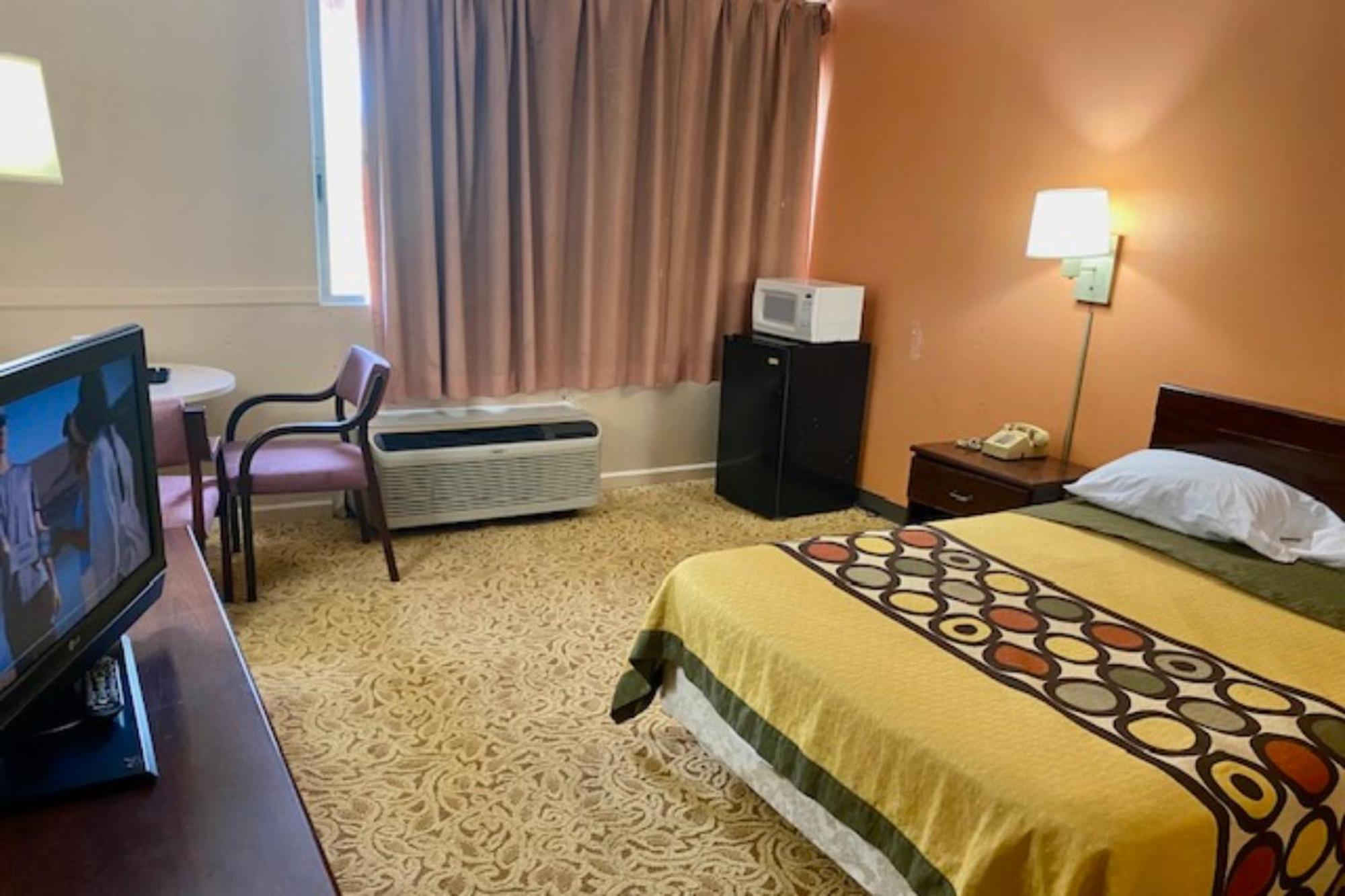 Red Carpet Inn & Suites Lima -Listing Partner المظهر الخارجي الصورة
